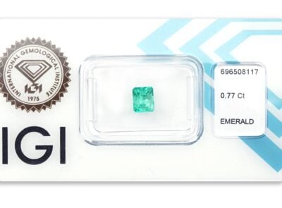 smaragd 0.77ct bluish green s IGI certifikátem