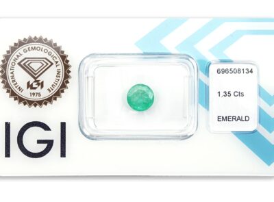 smaragd 1.35ct bluish green s IGI certifikátem