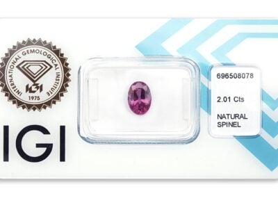 spinel 2.01ct deep purplish pink s IGI certifikátem