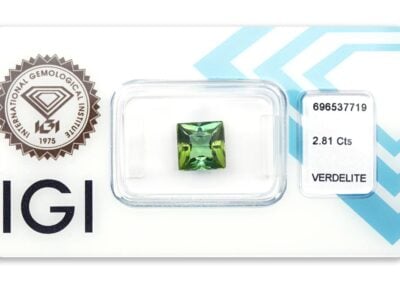 verdelit 2.81ct deep yellowish green s IGI certifikátem