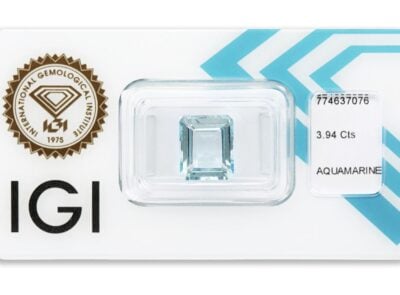 akvamarín 3.94ct light blue s IGI certifikátem