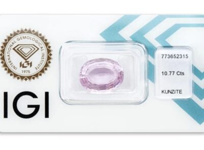 kunzit 10.77ct light pink s IGI certifikátem