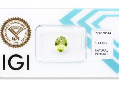 peridot 1.44ct deep yellowish green s IGI certifikátem