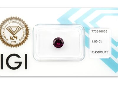 rhodolit 1.00ct deep reddish purple s IGI certifikátem