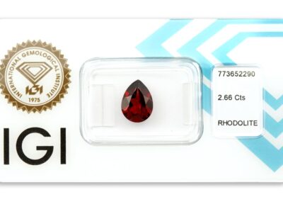 rhodolit 2.66ct deep purplish red s IGI certifikátem