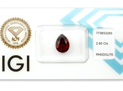 rhodolit 2.80ct deep purplish red s IGI certifikátem