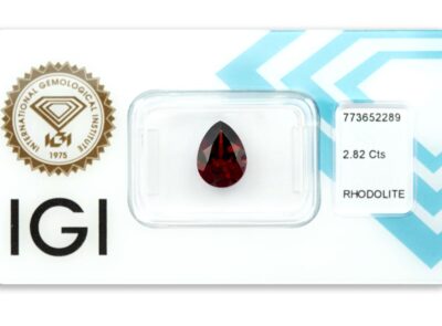 rhodolit 2.82ct deep purplish red s IGI certifikátem