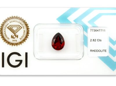 rhodolit 2.82ct deep purplish red s IGI certifikátem