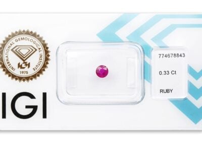 rubín 0.33ct deep pink - red s IGI certifikátem
