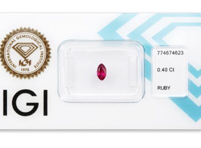 rubín 0.40ct deep pinkish red s IGI certifikátem