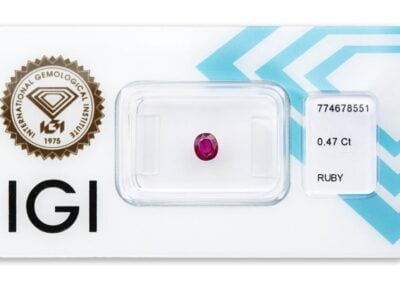 rubín 0.47ct deep pinkish red s IGI certifikátem