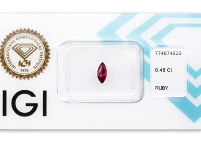 rubín 0.48ct deep pinkish red s IGI certifikátem