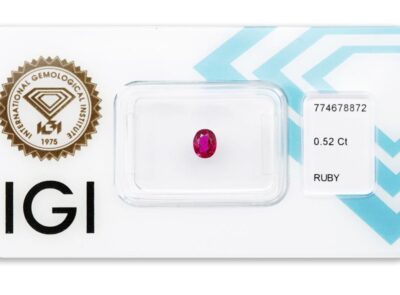 rubín 0.52ct deep pink - red s IGI certifikátem