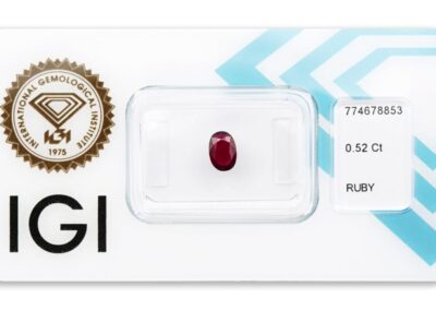 rubín 0.52ct deep pinkish red s IGI certifikátem