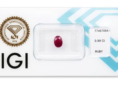 rubín 0.99ct deep pinkish red s IGI certifikátem