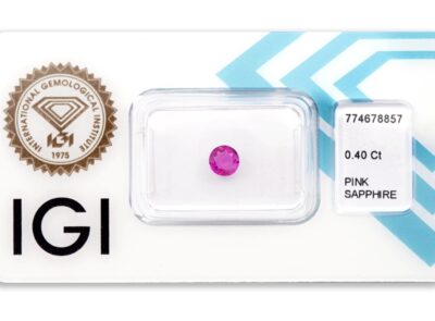safír 0.40ct deep purplish pink (tepelně neupraven) s IGI certifikátem