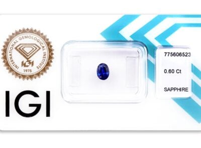 safír 0.60ct deep blue s IGI certifikátem