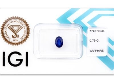 safír 0.79ct deep blue s IGI certifikátem