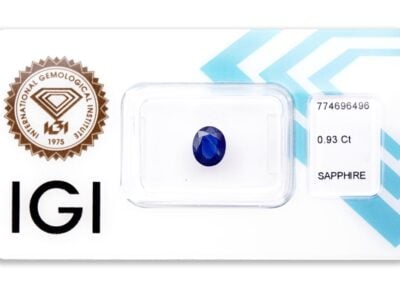 safír 0.93ct deep blue s IGI certifikátem