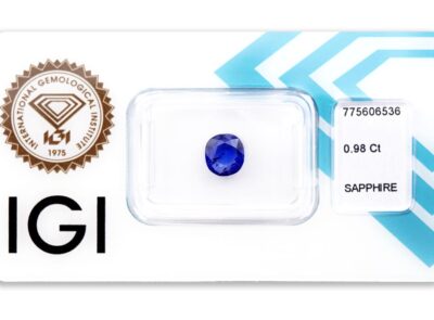 safír 0.98ct deep blue (tepelně neupraven) s IGI certifikátem