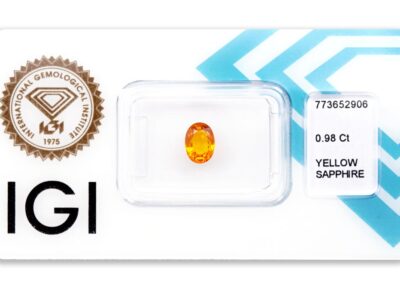 safír 0.98ct deep orangy yellow s IGI certifikátem