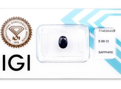 safír 0.99ct deep blue s IGI certifikátem