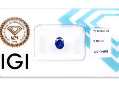 safír 0.99ct deep blue s IGI certifikátem