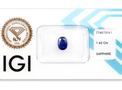 safír 1.42ct deep blue s IGI certifikátem