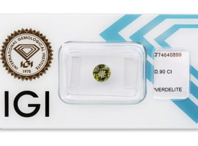 verdelit 0.90ct yellowish green s IGI certifikátem
