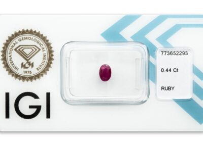 rubín 0.44ct purplish red s IGI certifikátem