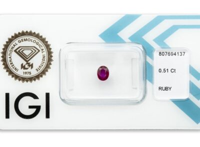 rubín 0.51ct deep purplish pink - red (původ: Barma) s IGI certifikátem