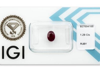 rubín 1.29ct deep purplish red s IGI certifikátem