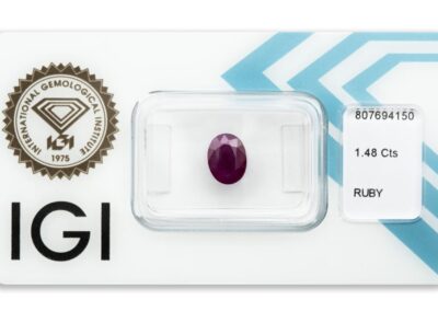rubín 1.48ct deep purplish pink - red (původ: Barma) s IGI certifikátem