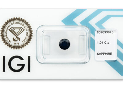 safír 1.04ct deep blue (původ: Austrálie) s IGI certifikátem