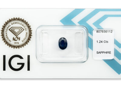 safír 1.24ct deep blue s IGI certifikátem