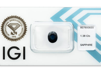safír 1.38ct deep blue s IGI certifikátem