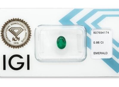 smaragd 0.86ct deep bluish green (původ Zambie) s IGI certifikátem